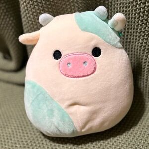 Squishmallow Belana the Cow